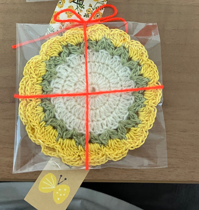 黄色のお花のコースター(２枚)